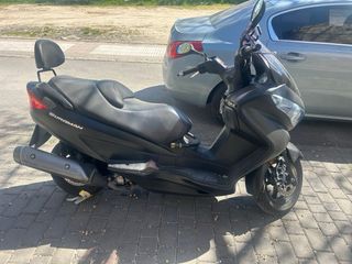 Suzuki Burgman 200 - Moto Automática