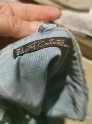 Vestido vaquero con encaje y lazo