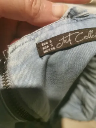 Vestido vaquero con encaje y lazo