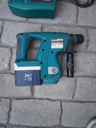 Martillo Inalambrico Makita BHR200 + Cargador