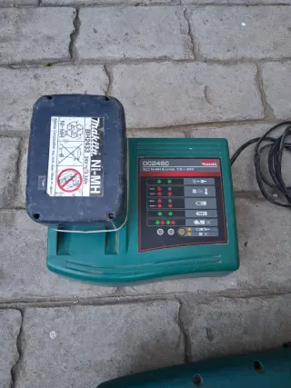 Martillo Inalambrico Makita BHR200 + Cargador