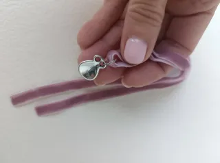 Cinta de terciopelo con abalorio para mantoncillo