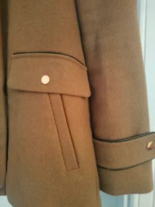 Chaquetón marrón chica