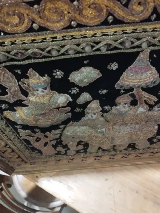 Cuadro bordado elefante y figuras