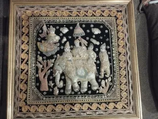 Cuadro bordado elefante y figuras