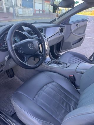 AVERIADO Mercedes-Benz Clase CLS 2005