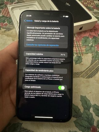 iPhone 11 Negro 74% Batería