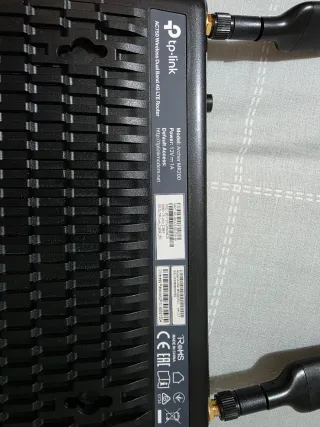 Router TP-Link Negro con Antenas