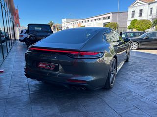 Porsche Panamera 4 PLATINUM EDITION 2022