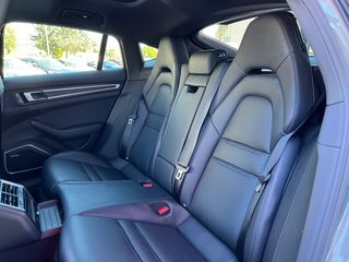 Porsche Panamera 4 PLATINUM EDITION 2022