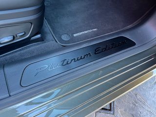 Porsche Panamera 4 PLATINUM EDITION 2022