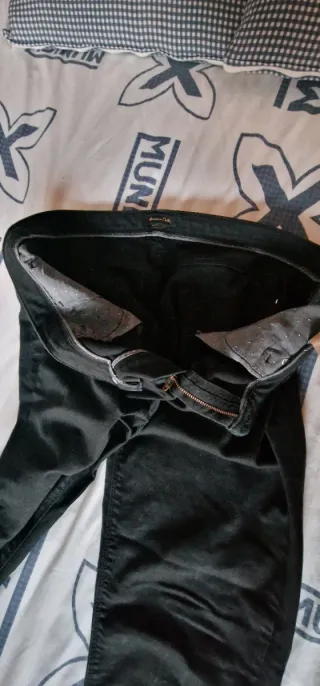 Pantalón negro Massimo Dutti