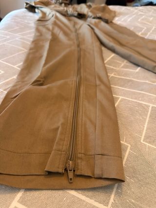 Tuta da lavoro marrone con cerniera