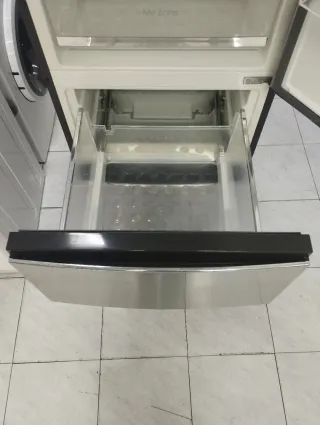 NEVERA MARCA HAIER Acero Inoxidable