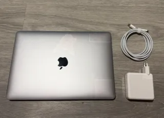 MacBook Pro 2017 8GB RAM 256GB SSD Plata