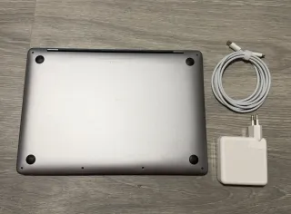 MacBook Pro 2017 8GB RAM 256GB SSD Plata