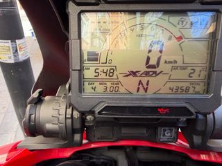 Moto Adv 750  Negra y Roja año 2020  43587km