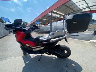 Moto Adv 750  Negra y Roja año 2020  43587km