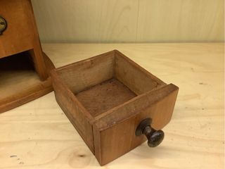 Molino de café antiguo P. D.