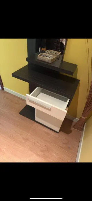 Mueble recibidor con espejo