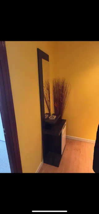 Mueble recibidor con espejo