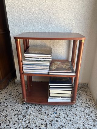 Mesita auxiliar con ruedas y 2 baldas