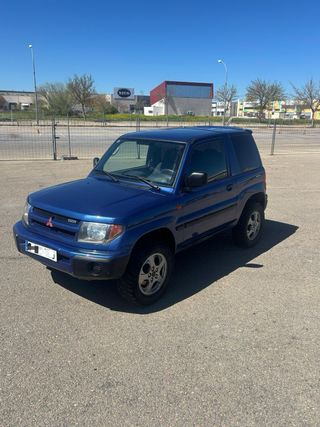 Mitsubishi Montero 2000