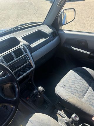 Mitsubishi Montero 2001