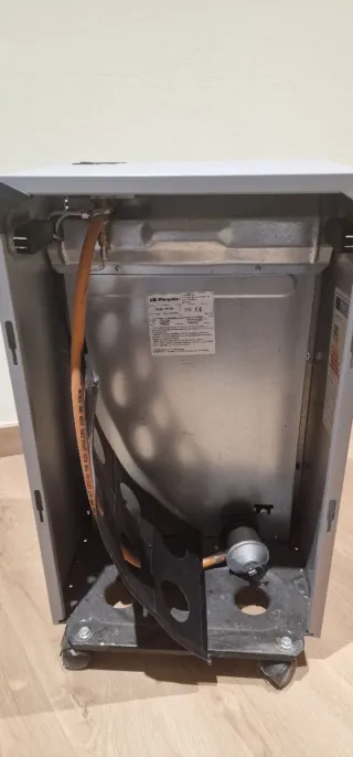 Estufa de gas butano Orbegozo HBF90 de llama azul