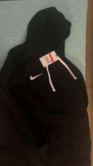 Sudadera Nike Negra con Logo Blanco