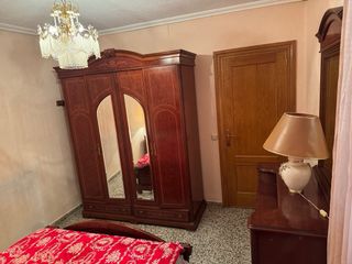 SE ALQUILA AMPLIA HABITACIÓN PARA PAREJA