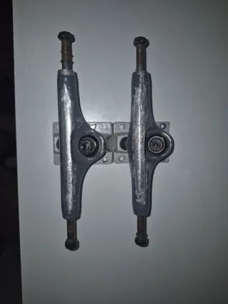 Ejes de skate Thunder 149