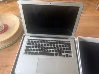 MacBook Air 13 A1466 8GB RAM / 128GB SSD