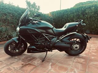 Ducati Diavel Negra