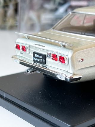 Nissan Skyline 2000 GT-R KPGC10 Hachette 1/24