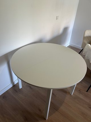 4 Sillas + mesa