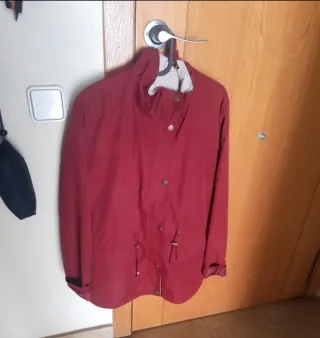 Chaqueta de entretiempo granate