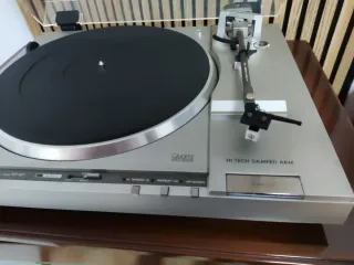 Tocadiscos Hitachi HT-67 Automático