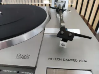Tocadiscos Hitachi HT-67 Automático