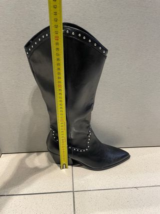 Botas Cowboy Negras con Tachuelas