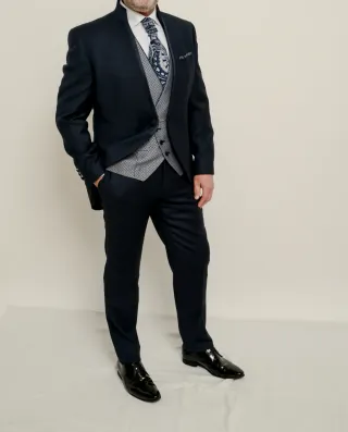 Traje de Novio Semichaque Azul y Gris, año 2025.