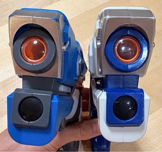 Dos blasters láser Juguettos modelo Level BL-25 V