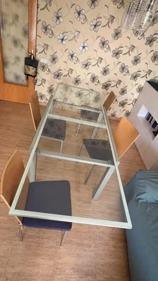 Mesa de comedor cristal y metal