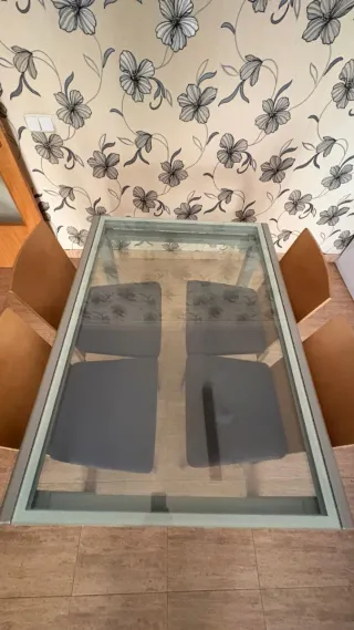 Mesa de comedor cristal y metal