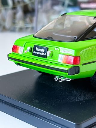 Mazda Savanna RX-7 SA22C 1/24 Hachette