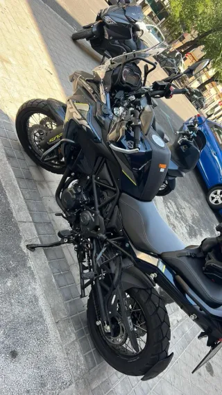 Benelli TRK 502 X Adventure Negra