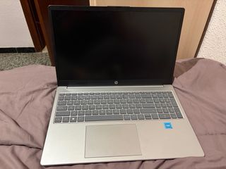 HP Laptop 15-fd0124ns Argento