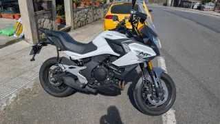 Cfmoto 700 MT Gris/Blanca