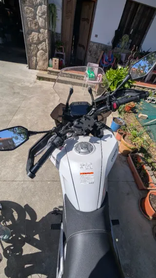 Cfmoto 700 MT Gris/Blanca