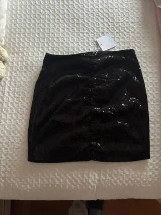 Falda corta lentejuelas negra